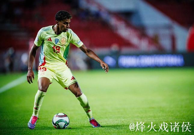 莱万过去15次首发出战法兰克福斩15球,曾两次上 莱万过去15次首发出战法兰克福斩15球,曾两次上