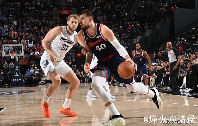 艰难!快船主场负于灰熊目前4连败,哈登带伤出战砍下13分 艰难!快船主场负于灰熊目前4连败,哈登带伤出战砍下13分